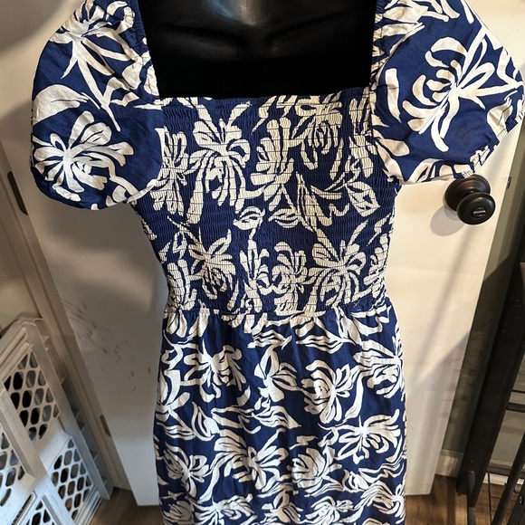 Elegant Blue and White Midi Dress - Picture 4 of 5